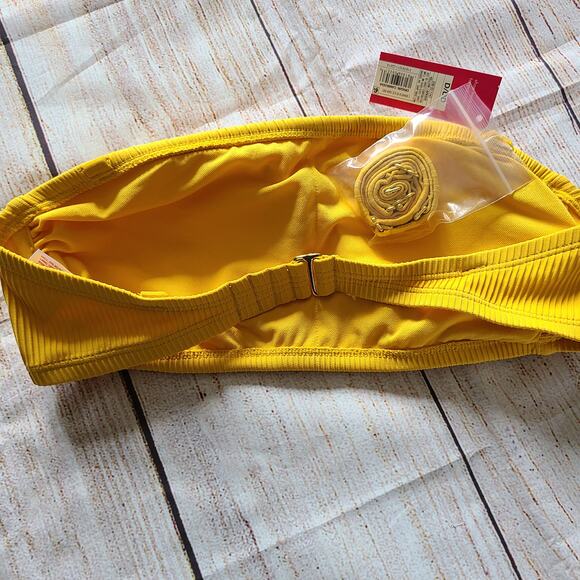 Mustard Textured Strapless Bikini Top - Picture 4 of 6
